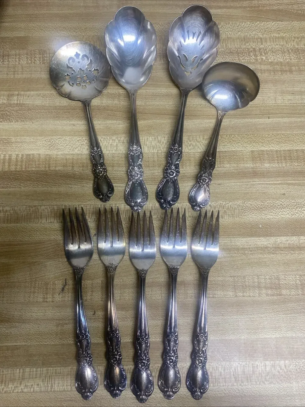 9 Piece 1847 Rogers Bros Heritage Silver Plate Lot Forks Servicing Utensils